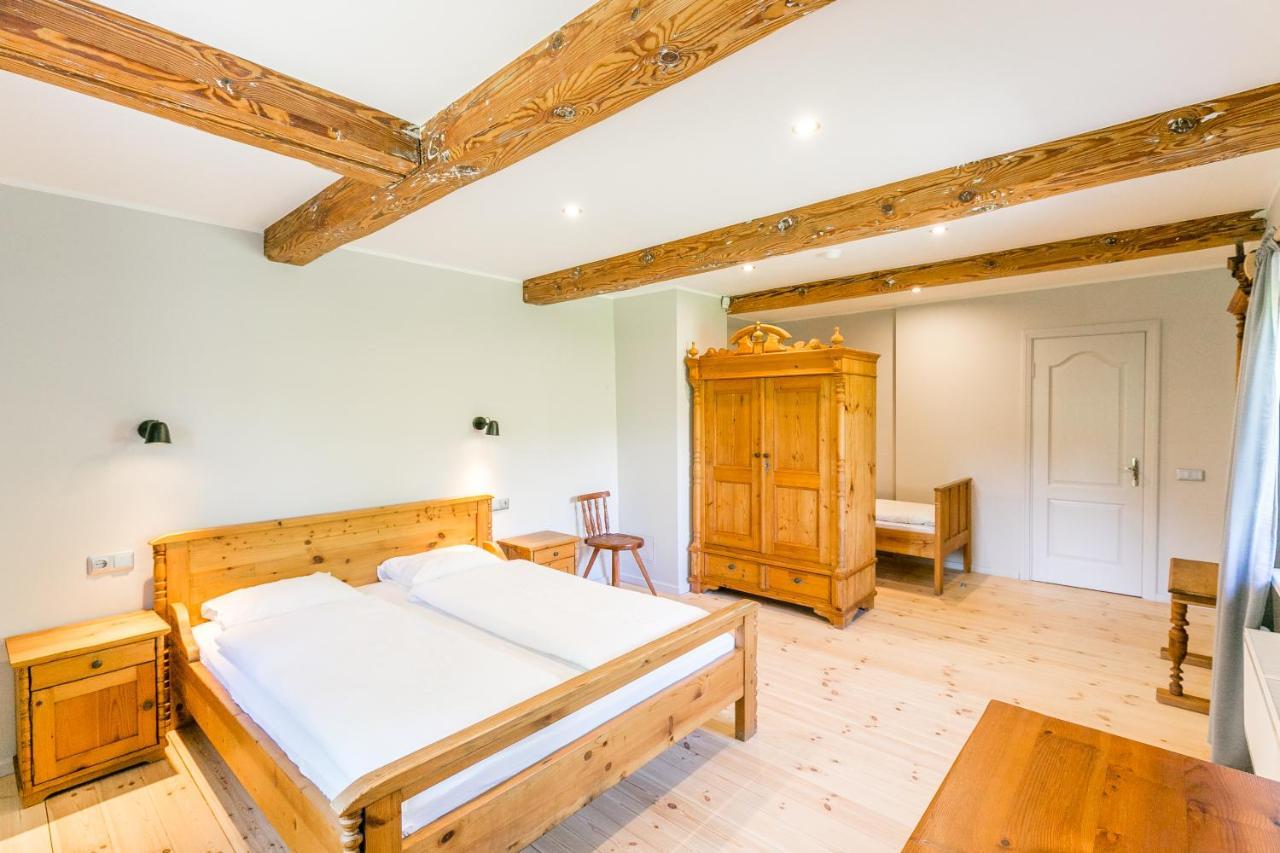 Hotel Laucu Akmens à Skulte  Extérieur photo