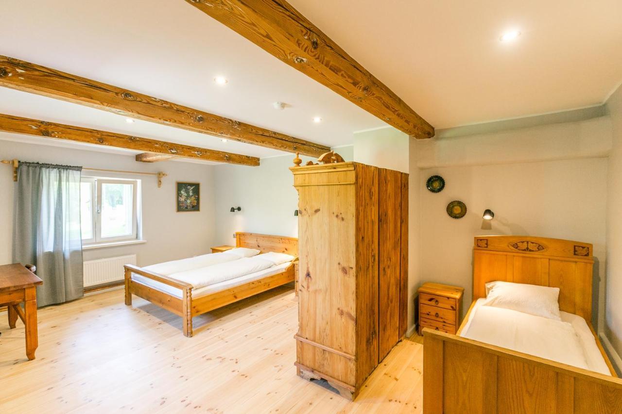 Hotel Laucu Akmens à Skulte  Extérieur photo