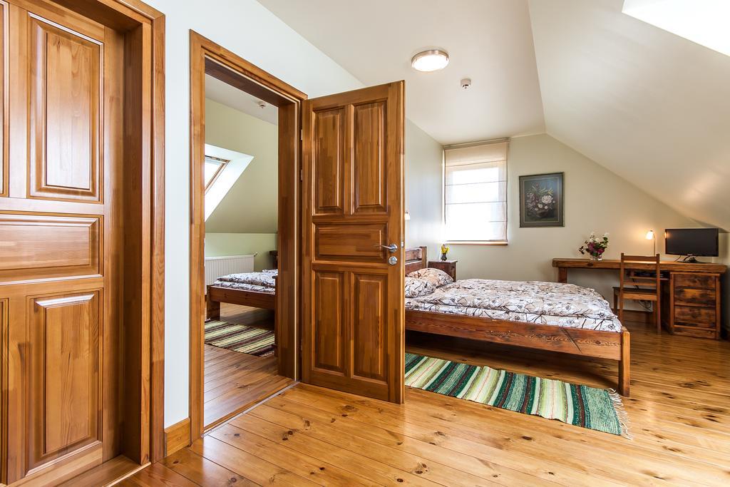 Hotel Laucu Akmens à Skulte  Extérieur photo