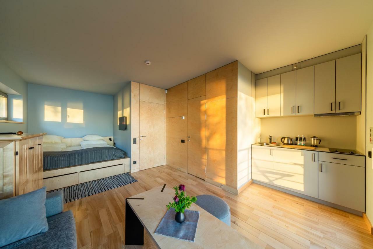 Hotel Laucu Akmens à Skulte  Extérieur photo